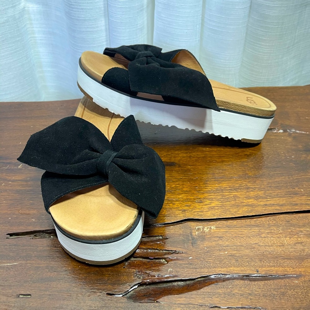 UGG | WEDGE SANDAL